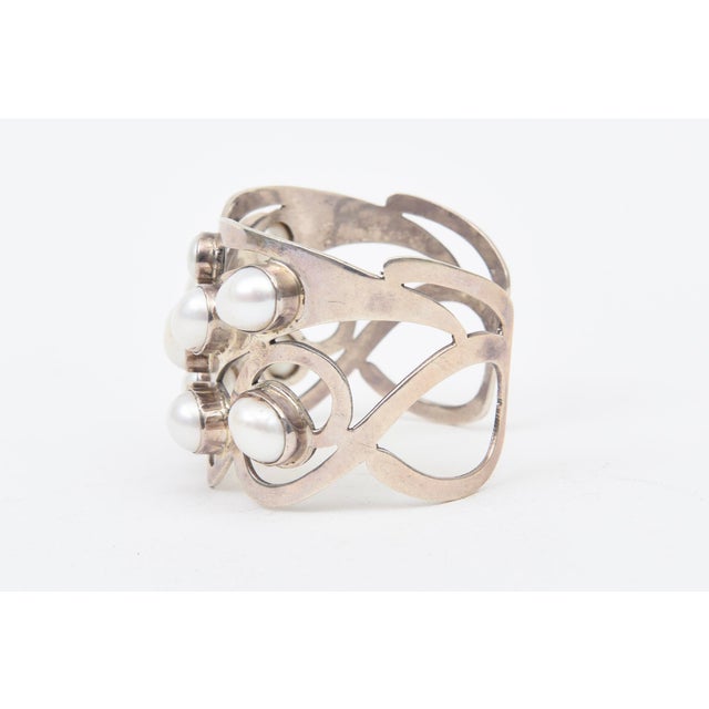 Vintage Sterling Silver and Pearl Artisan Wide Cuff Bracelet, 1980's. For Sale - Image 4 of 11