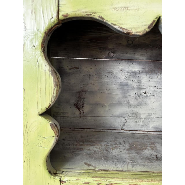 Authentic mountain furniture made of fir, dating from the 1900s. Entirely assembled using traditional methods, with a...
