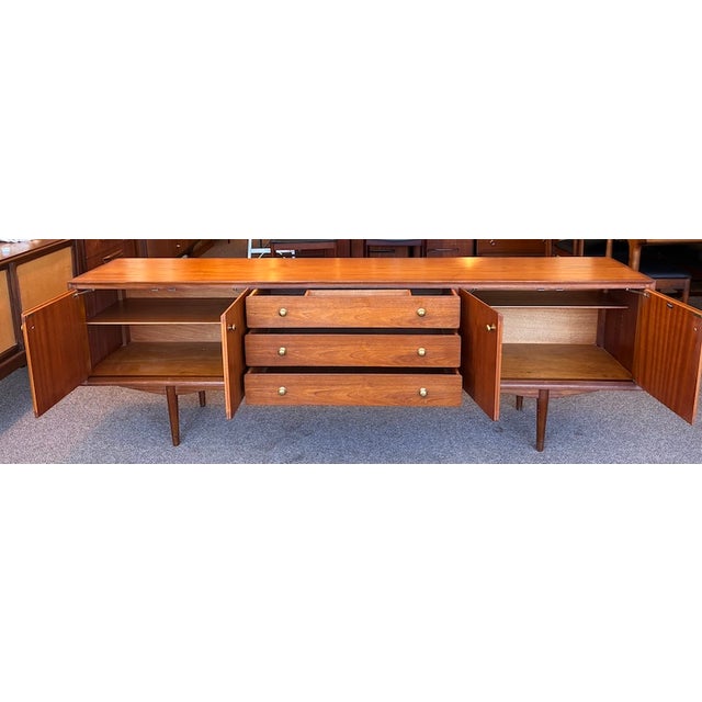 European Mid Century Modern Teak Credenza by Everest of Long Eaton, Nottingham, Uk c.1960 For Sale - Image 9 of 9