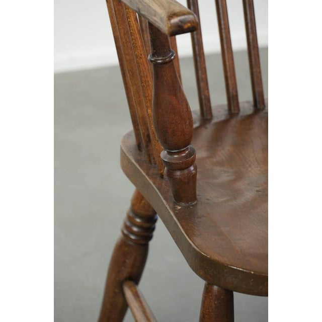 Antique English Windsor Stickback Chairs in Elm, 19th Century, Set of 2 For Sale - Image 13 of 15