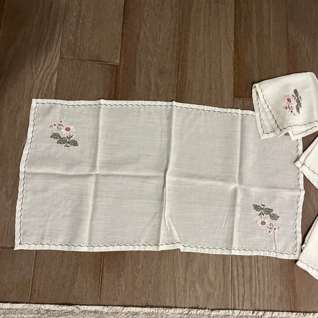 Traditional 1950’s Cocktail Napkin Set - 7pcs For Sale - Image 3 of 7