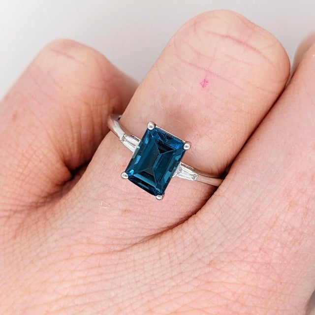 Metal 2.3ct London Blue Topaz Ring with Earth Mined Diamonds in Solid 14K Gold EM 8x6mm For Sale - Image 7 of 7