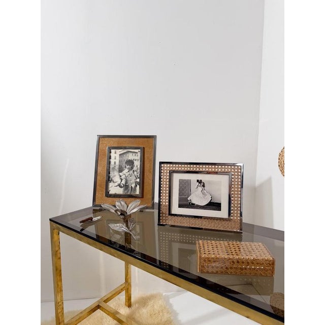 Oversized tabletop picture frame, perfect for displaying cherished photographs printed in larger formats. Made in Italy...