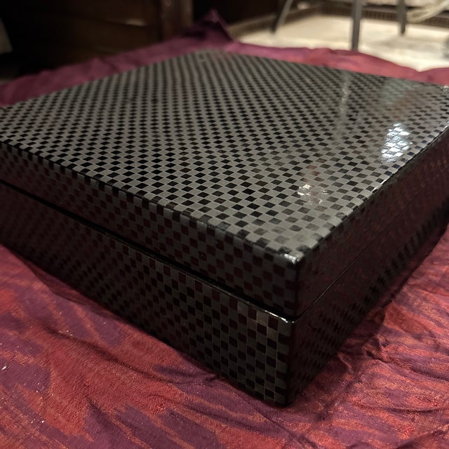 Early 21st Century Checkerboard Lacquer Box 9x9x2.5 For Sale - Image 5 of 11