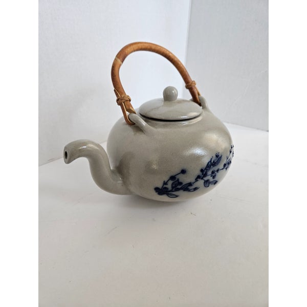 カントリーストーンウェア Salmon Falls Stoneware 2002 Salmon Falls Stoneware Blueberry Teapot, Dover, n.h. 2002 Lidded