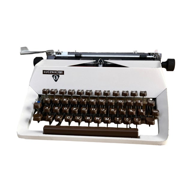 1970s Łucznik 1303 Typewriter – Poland, 1970s, Functional, Very Good Condition For Sale - Image 5 of 15