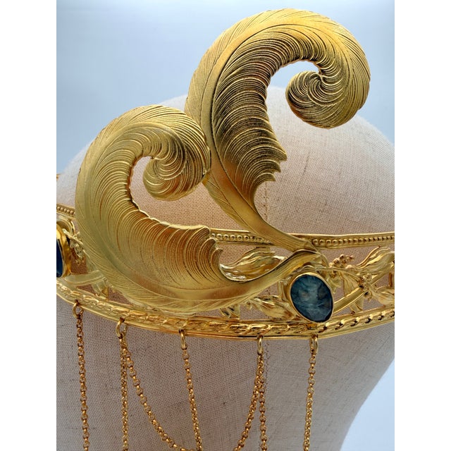 Gatsby Art Nouveau style crown, signed St. Louis Paris Finely chiseled bronze crown with gold plating. It is adorned with...