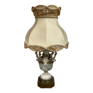 Early 20th Century Italian Capodimonte Style Table Lamp With Original Lamp Shade