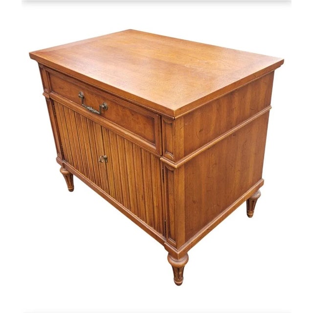 Mid-Century Henredon Custom Folio One Walnut Nightstands Bedside Tables , a Pair For Sale - Image 10 of 12