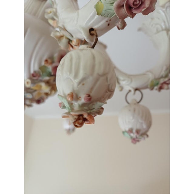 Chandelier in White Capodimonte Porcelain, 1950s For Sale - Image 4 of 7