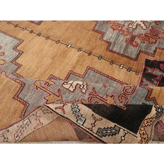 Galerie Shabab Collection Mid-20th Century Turkish Anatolian Room Size Carpet For Sale - Image 9 of 10