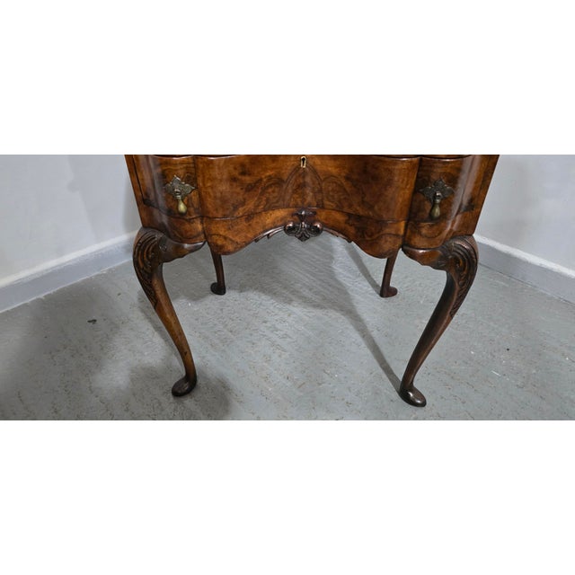 Queen Anne Burr Walnut Bureau, 1910 For Sale - Image 6 of 16