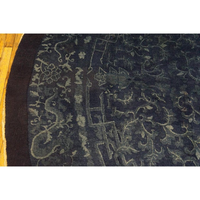 1900 - 1909 1900s Dark Blue Field Traditional Dragon Floral Antique Chinese Peking Round Rug For Sale - Image 5 of 9