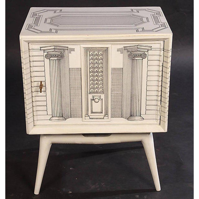 Mid-Century Modern Pair of Architectural Hand Painted End Tables in the Fornasetti Manner For Sale - Image 3 of 7