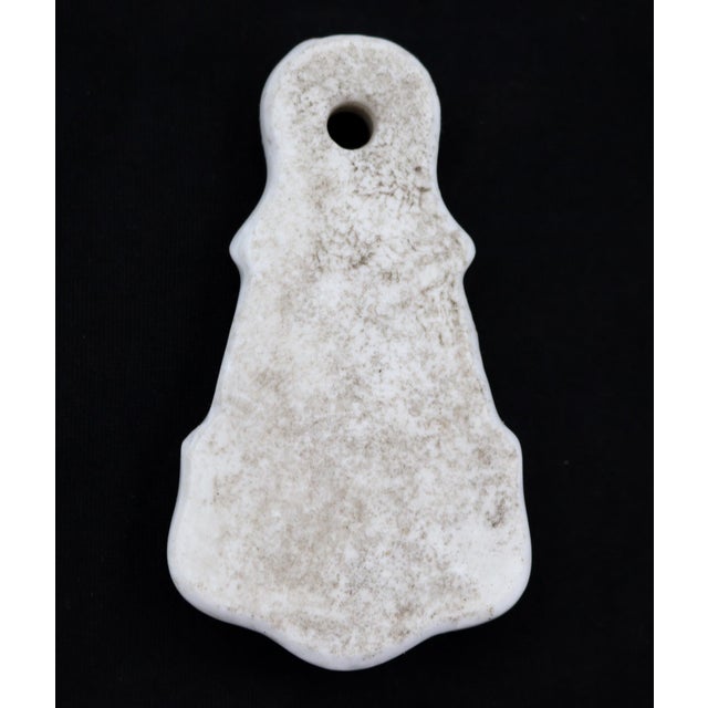 Antique Victorian draft cover made of white ceramic with an acanthus leaf design. This is just the draft cover; the back...