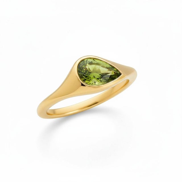 Modern Pear Peridot East-West Ring, Size 7.5 For Sale - Image 3 of 10