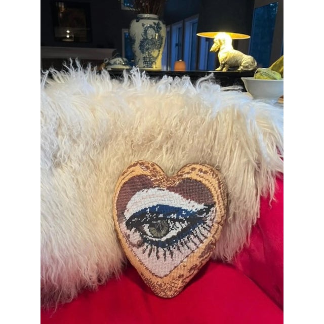 not needlepoint We are delighted to share the Heartfelt Glimpse pillow, our collaboration with the most darling Haricot...