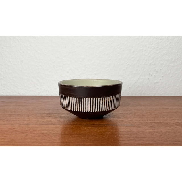 Mid-Century Modern Danish Studio Pottery Minimalist Plates and Bowl from Einar Helleroe, 1960s, Set of 3 For Sale - Image 9 of 18