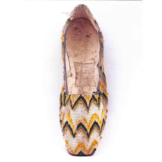 2010s "The Gentleman's Slipper" 2011 Dreesmann, Fiona (Signed) For Sale - Image 5 of 12