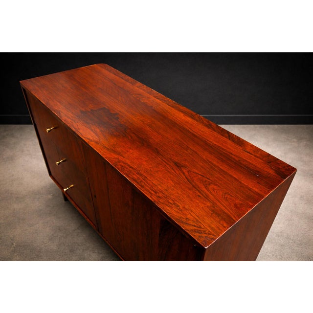 Sideboard in Rosewood, Geraldo de Barros, 1950s - Lot 401 For Sale In New York - Image 6 of 12