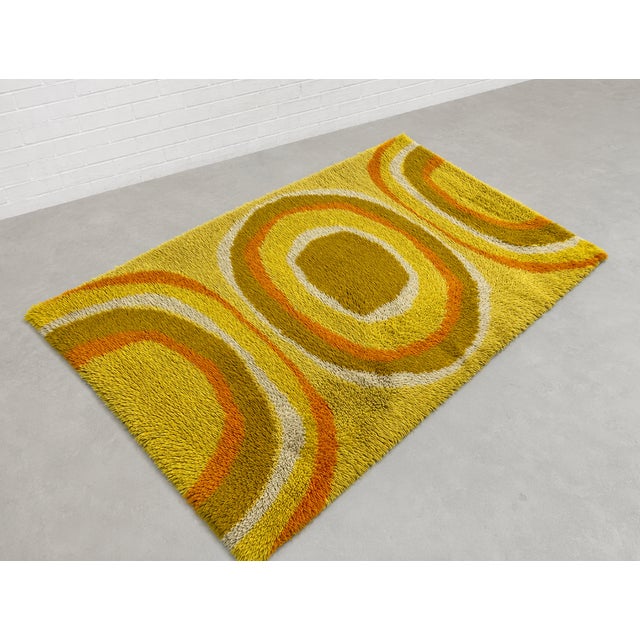 Mid Century Modern Rya Rug – Vintage Shag Sunburst Accent Rug – Small Area Rug For Sale In New York - Image 6 of 7