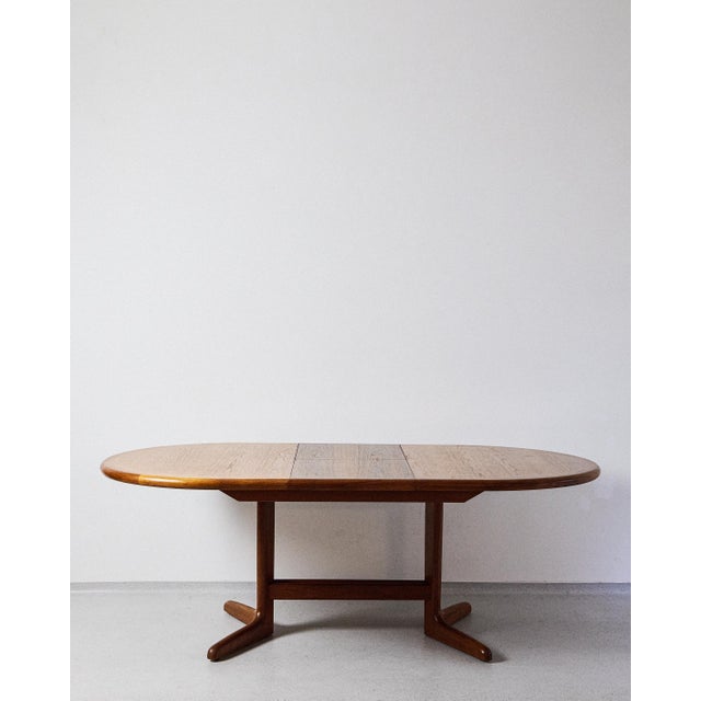 This beautiful table is extendable, total width can be 205 cm long. This piece is attributed to the mentioned...