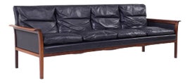Example of Knut Saeter Sofas