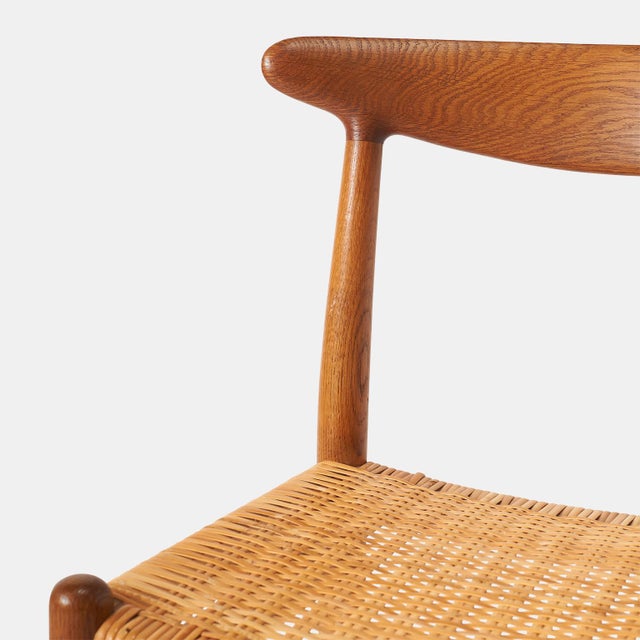 Wood 1950s Oak & Cane W2 Chairs by Hans Wegner - Set of 5 For Sale - Image 7 of 7