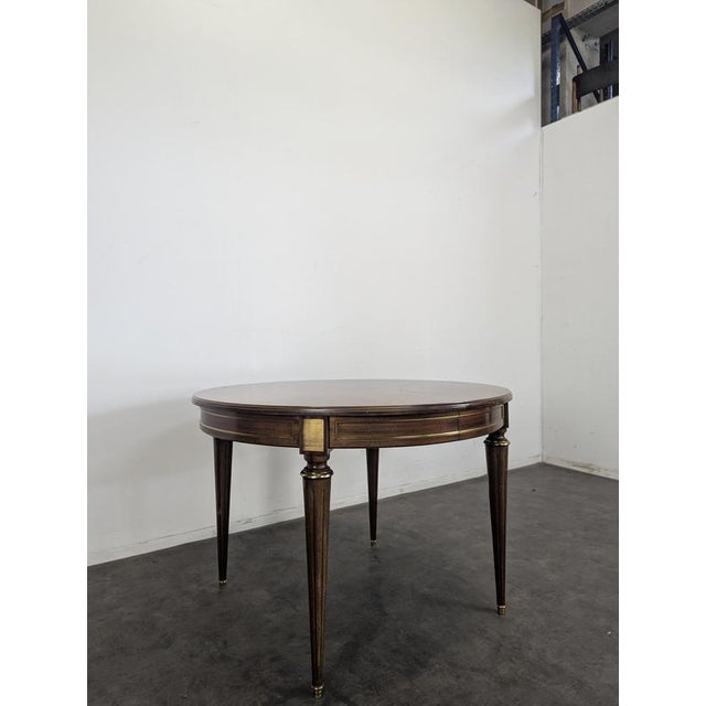 Louis XVI Style Table in Mahogany, in Very Good conditions.