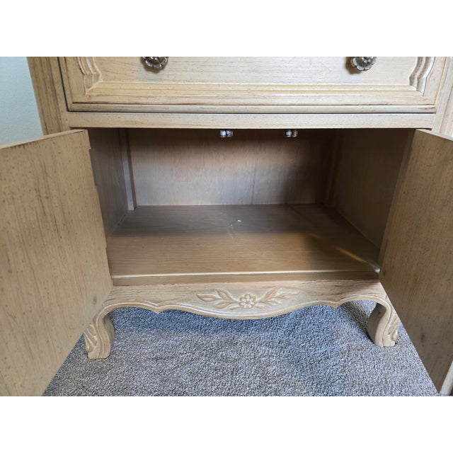 Drexel Cabernet Blanc Queen Headboard & Matching Bedside Tables For Sale In Seattle - Image 6 of 18