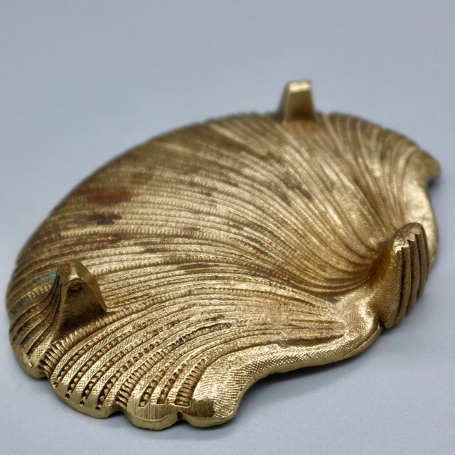 Vintage Brass Scallop Shell Trinket Dish — Footed Rococo Acanthus Catchall, Vide-Poche For Sale - Image 9 of 9