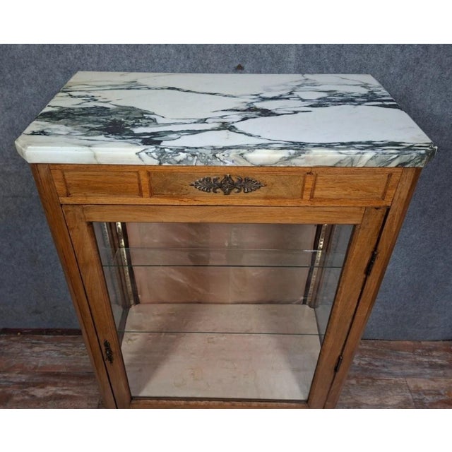 Louis XV Transition Style Marquetry Display Cabinet For Sale - Image 3 of 11