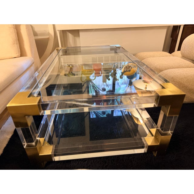 Hollywood Regency Jonathan Adler Jacques Grand Cocktail Table – Acrylic & Brass For Sale - Image 3 of 12