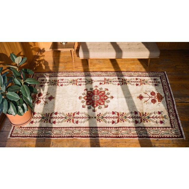 1870s Ivory Geometric Turkish Central Anatolian Ghiordes Prayer Rug 3'3" X 5'8" Hand Knotted Wool Carpet For Sale - Image 10 of 11
