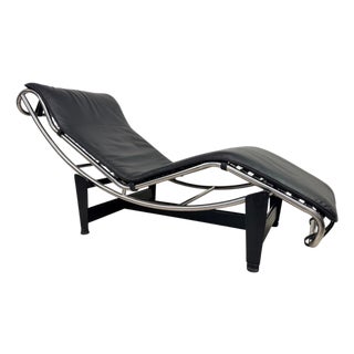 Vintage LC4 Chaise Lounge in Black Leather by Le Corbusier, 1970s For Sale