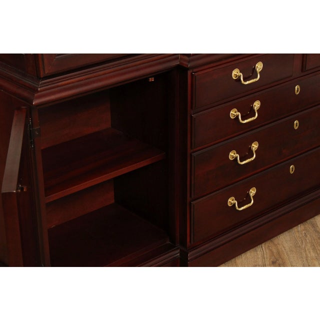 Thomasville Georgian Style Large Mahogany China Display Breakfront For Sale - Image 11 of 12