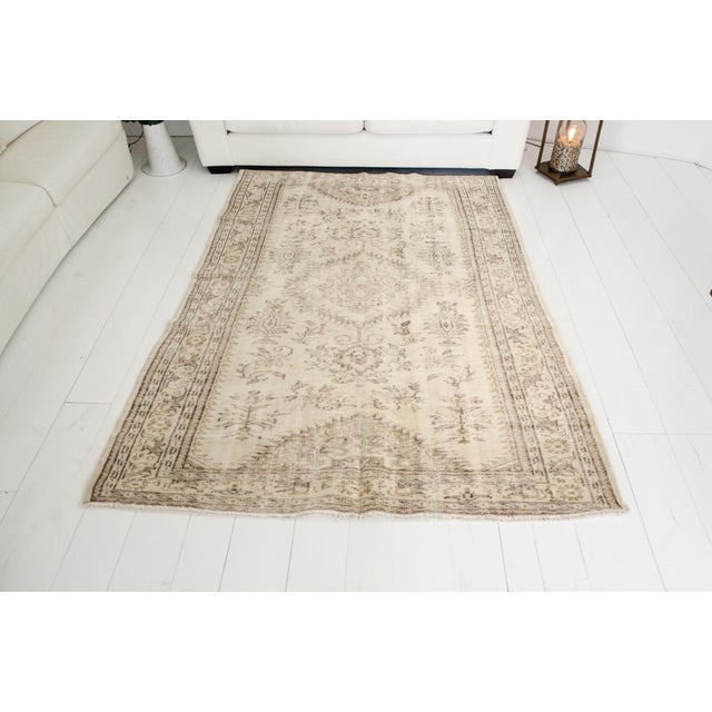 Mid 20th Century Beige Handknotted Area Carpet For Sale - Image 4 of 10