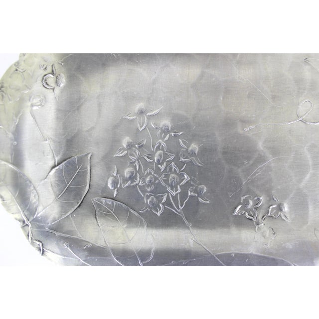 Metal 1960’s Wendell August Forge Dogwood Mid-Century Modern Hammered Aluminum Drinks Tray For Sale - Image 7 of 10