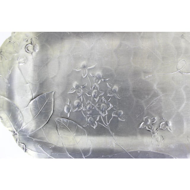 Metal Vintage Wendell August Forge Dogwood Mid-Century Modern Hammered Aluminum Drinks Tray For Sale - Image 7 of 10