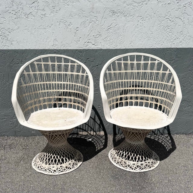 Mid Century Modern Spun Fiberglass Bistro Set - 3 Pieces For Sale - Image 4 of 9