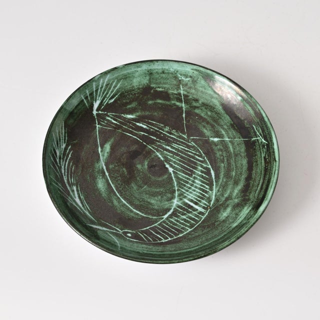 Mid-Century Modern Green Sgraffito Bird Plate by Gudrun Wittke-Baudisch for Keramik Hallstatt, 1970s For Sale - Image 3 of 9