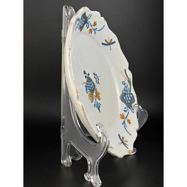 French Faience Plate with Polychrome Grapevine Decoration from La Rochelle, 18th Century For Sale - Image 6 of 9