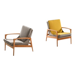 Easy Chairs in Brass, Oak and Wool by Ib Kofod-Larsen, 1950s, Set of 2 For Sale