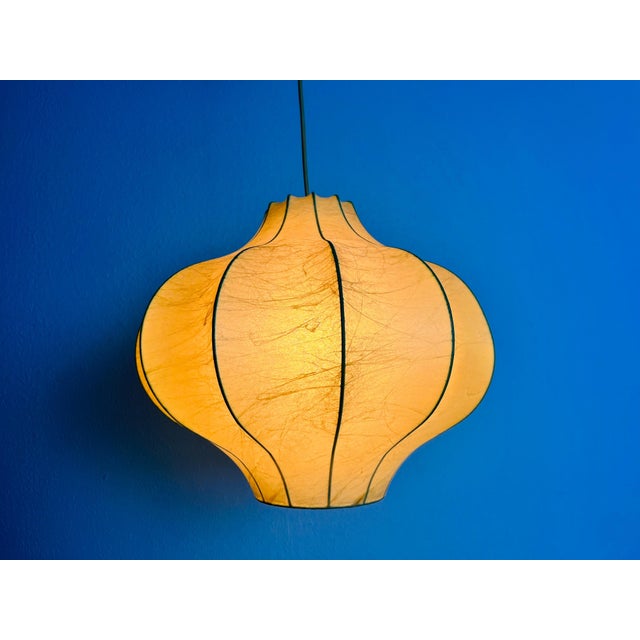 Mid-Century Modern Flower Shape Cocoon Pendant Light, 1960s, Italy For Sale - Image 9 of 10