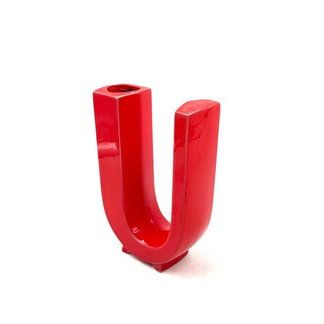 Space Age Red U Letter Shaped Ceramic Solifleur Vase, Marcel Radureau Ca. 1970 For Sale - Image 9 of 12