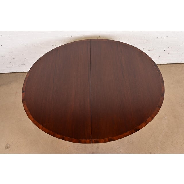 1980s Baker Furniture Georgian Banded Mahogany Pedestal Extension Dining Table, Newly Refinished For Sale - Image 5 of 13