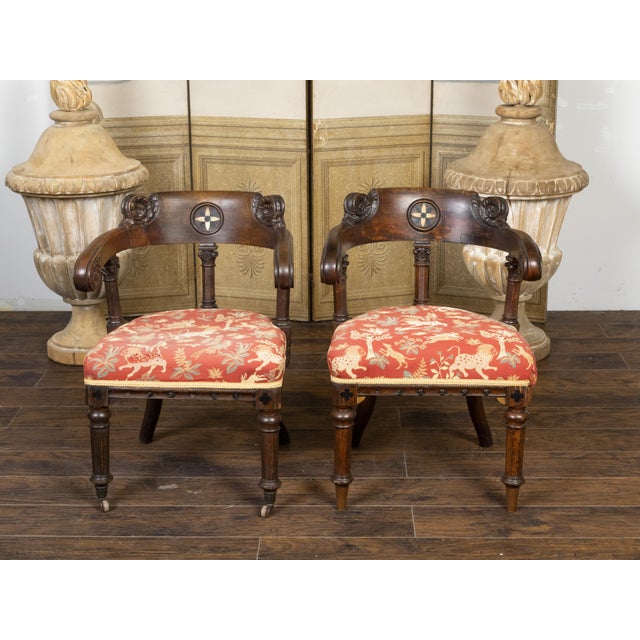 19th Century Pair of 19th Century English Regency Style Carved Oak Klismos Chairs with Horseshoe Backs For Sale - Image 5 of 12