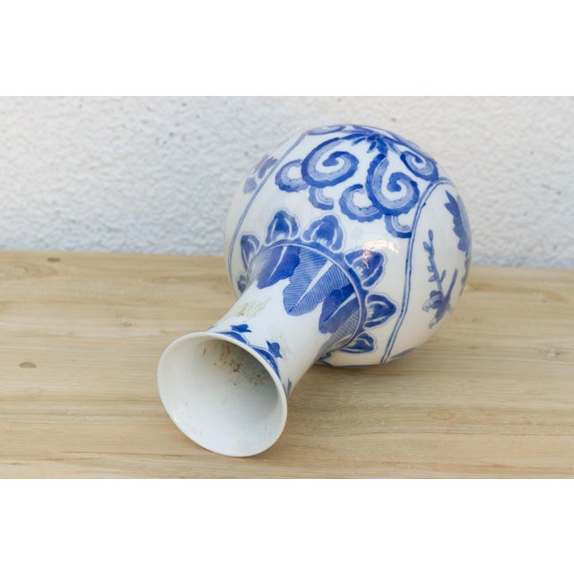1960s Chinese Blue & White Porcelain Bottle For Sale - Image 5 of 7