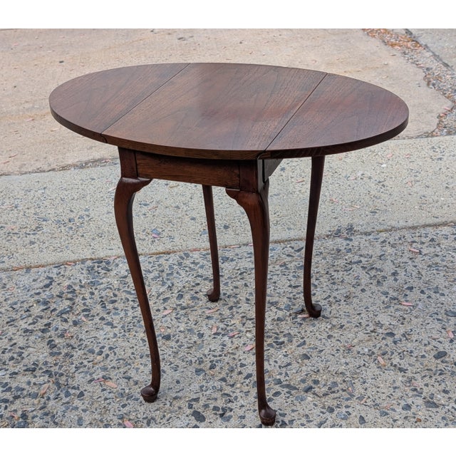Traditional Mid 20th Century Baker Furniture Solid Mahogany Traditional Style 26" Pembroke Drop Leaf Accent End Table For Sale - Image 3 of 10