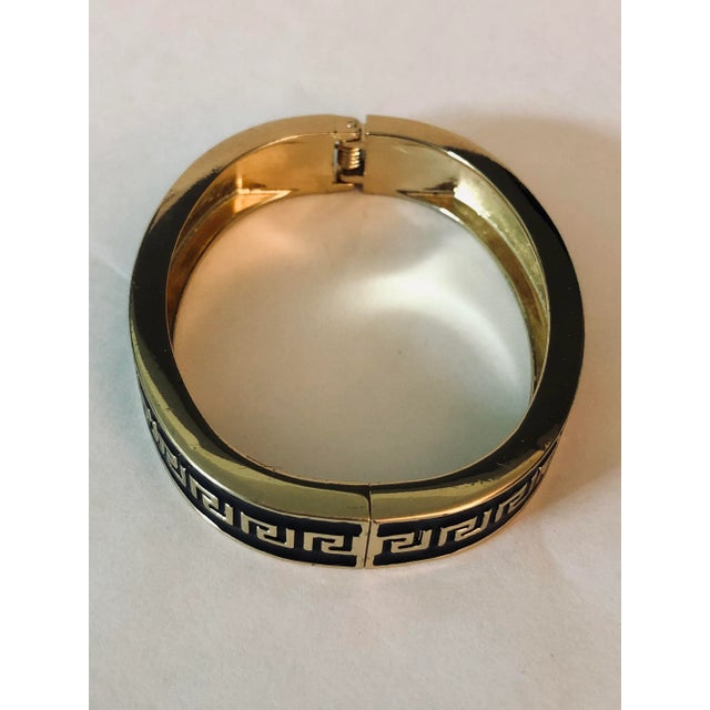 Vintage Black Enamel Gold Greek Key Hinged Bangle For Sale - Image 6 of 7